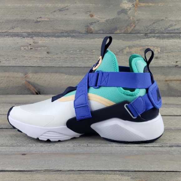 nike huarache with strap
